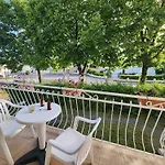 Holiday home La Maison Des Etoiles